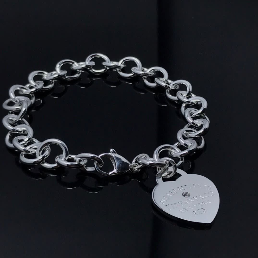 Tiffany & Co. Return to Tiffany Heart Tag Bracelet